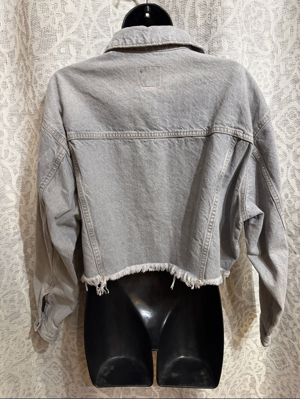 Wild Fable XXS Cropped Light Gray wash Frayed Hem Denim Jacket - NWT - Picture 2 of 3